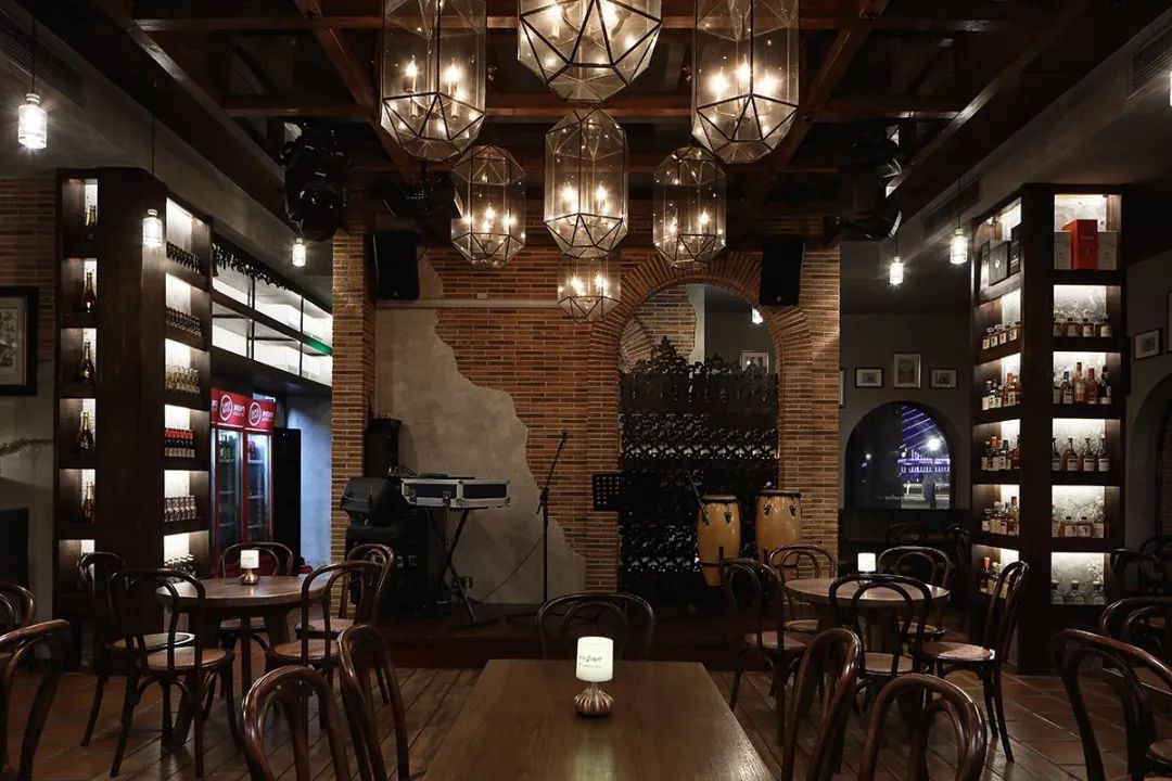 开年首发｜范江：记忆中的花园——记老外滩花园酒吧