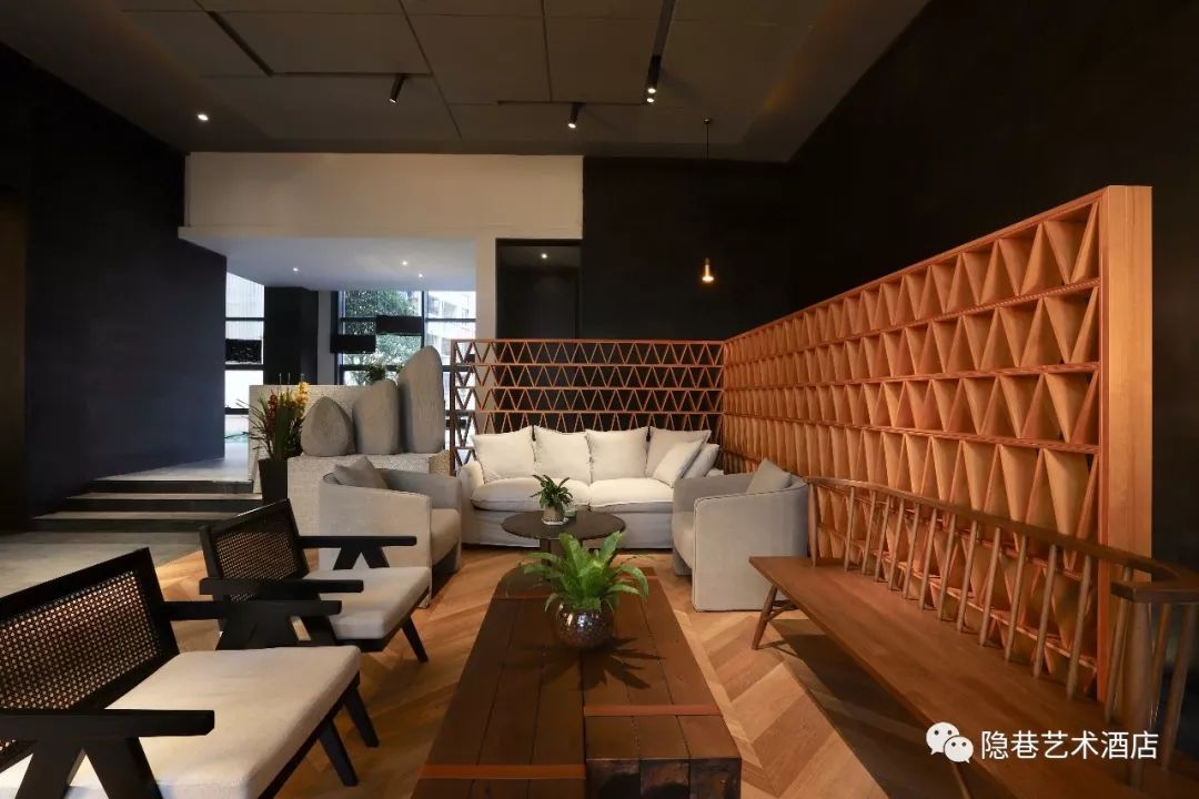 闅愬贩鑹烘湳閰掑簵鏃╅,闅愬贩绮惧搧閰掑簵