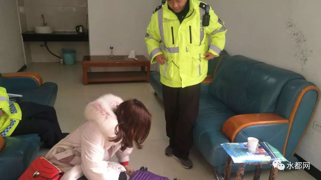 粗心乘客遗失几万元,粗心乘客遗落贵重首饰