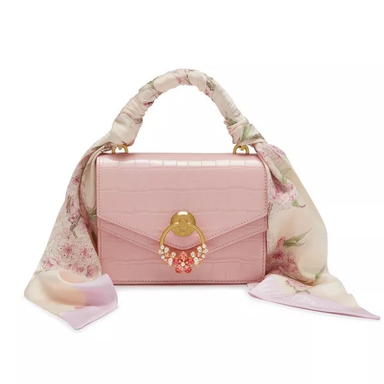 朱正廷和易烊千玺的关系,易烊千玺同款新春限定