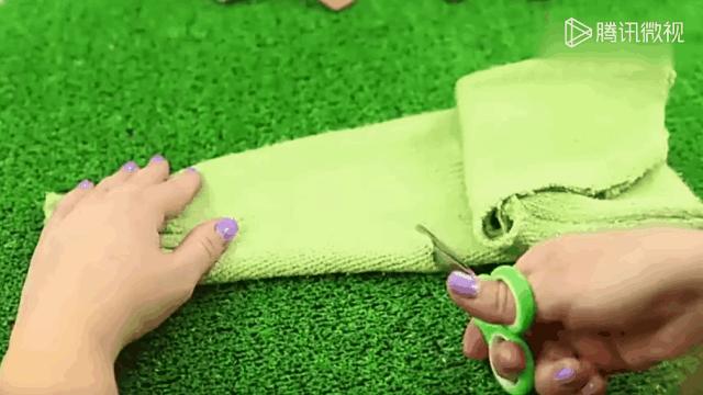 旧毛衣先别扔剪一刀美翻了,旧毛衣一件变两件