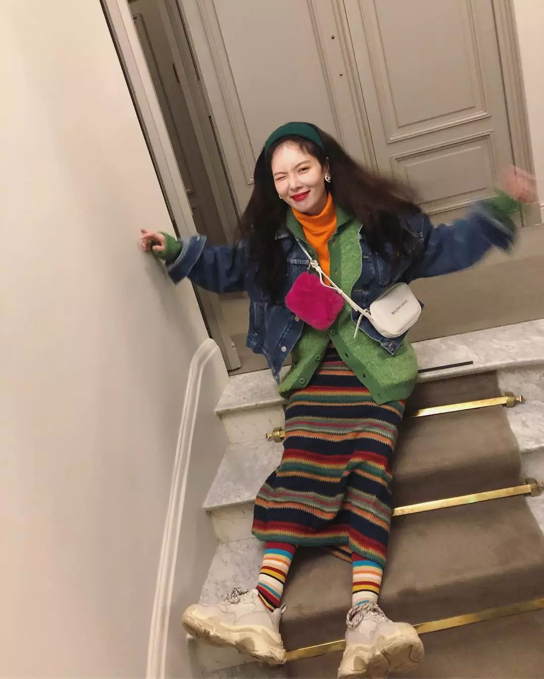 为什么我女朋友的照片头上都是蝴蝶？