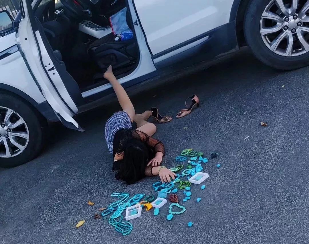 绿松石配饰可以戴一辈子吗,绿松石配饰一半绿一半蓝