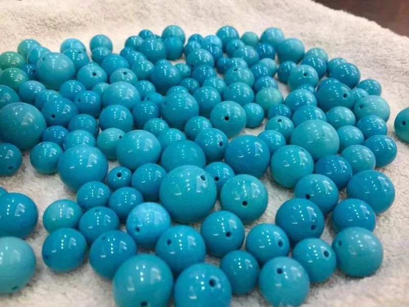 绿松石配饰可以戴一辈子吗,绿松石配饰一半绿一半蓝