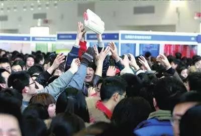 「新焦点」工资6950元，面向全国招500人！高中可报，不用笔试，期满转公务员