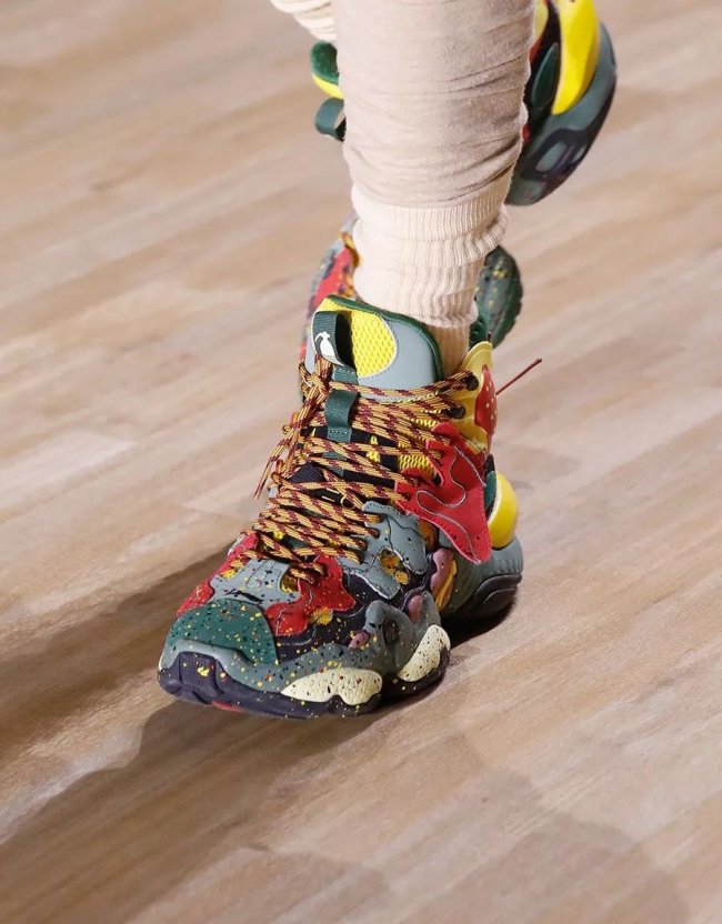 lining李宁2019纽约时装周v8彩色,李宁品牌热潮