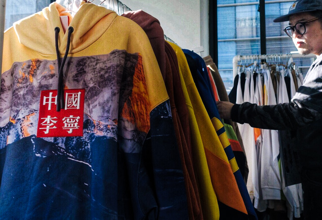 lining李宁2019纽约时装周v8彩色,李宁品牌热潮