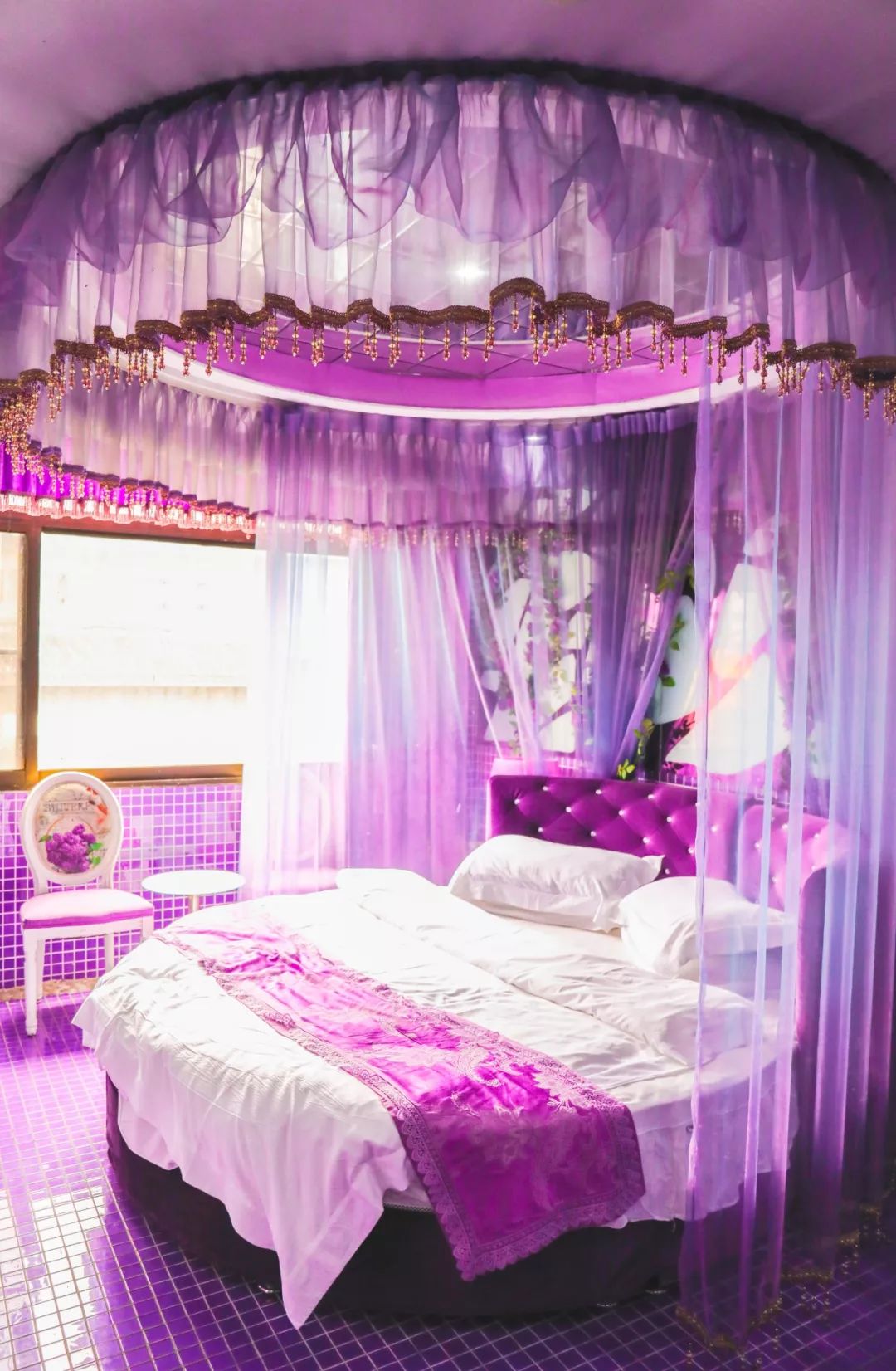 我们花了129元，住了一次情趣酒店···