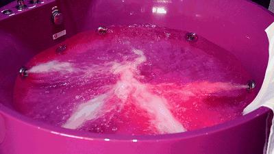 我们花了129元，住了一次情趣酒店···