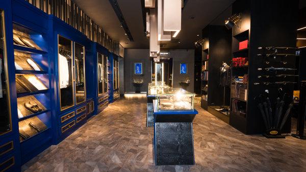 喊话时尚界！海宁皮革城携手弗奥再度征战米兰时装周