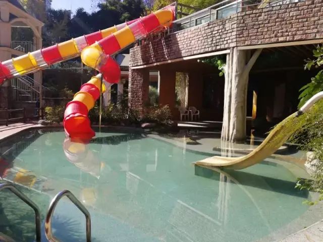 第四城网友特惠｜299元=2大2小「花水湾第一村生态酒店」客房1晚+自助双早+无限次温泉！