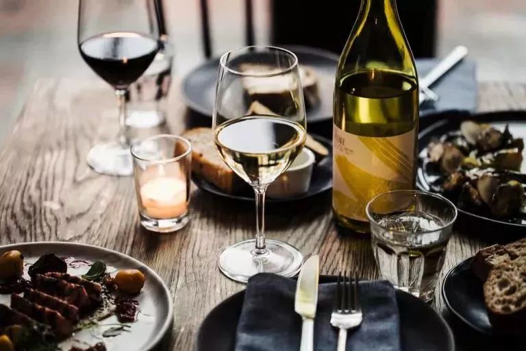 葡萄酒保质期为什么是10年,葡萄酒没有保质期是否假酒