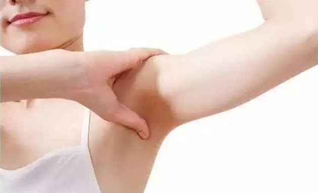 幼儿耳后鼓包怎么回事,你的耳后有鼓包吗