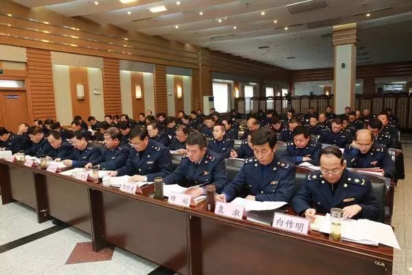 「改革开放中的今天」2002年2月15日,《河北日报》报道,全省首届修志任务已基本完成