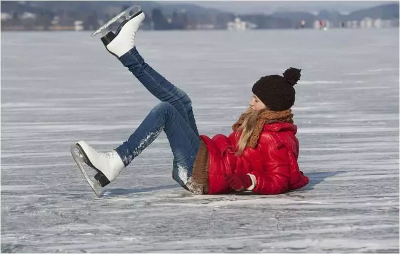 尾骨骨折赔偿价目表,尾骨骨折是什么症状