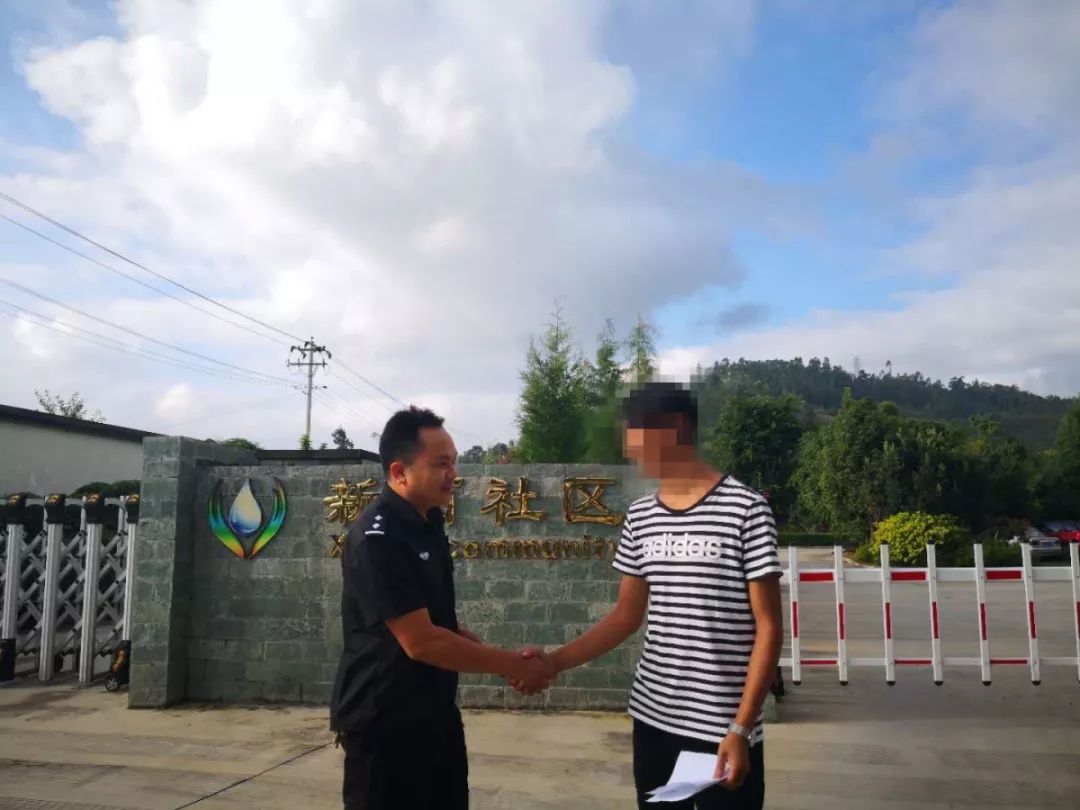 政法人物‖李坤：穿警服的“人生导师”