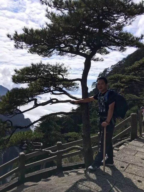 政法人物‖李坤：穿警服的“人生导师”