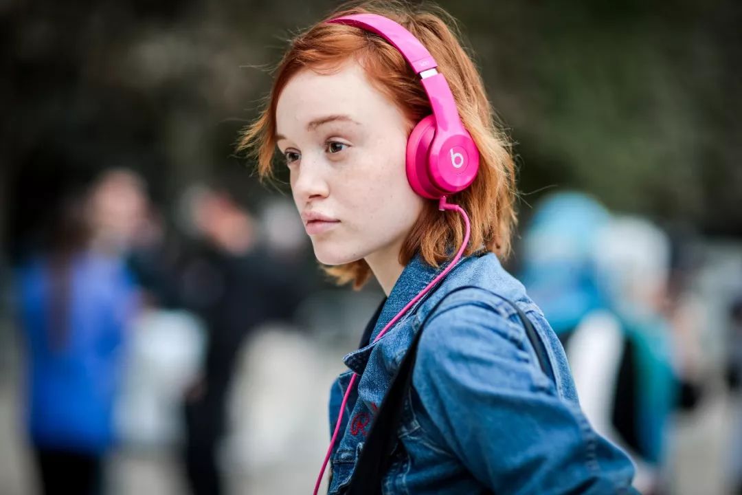 全球超10亿年轻人有听力受损风险,11岁儿童戴耳机对耳朵有影响吗