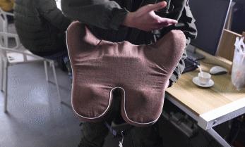 久坐相当“慢性自杀”！德国骨科专家打造的“撑腰”神器，坐9小时腰也不痛，20年颈脊椎病都好了