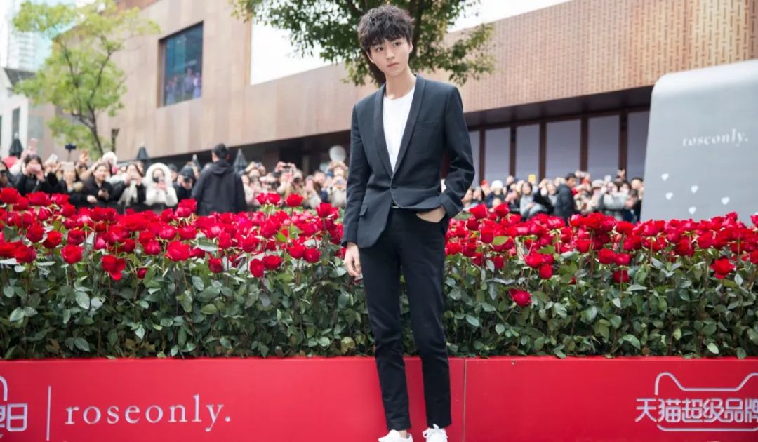 swatch斯沃琪王俊凯,王俊凯swatch斯沃琪