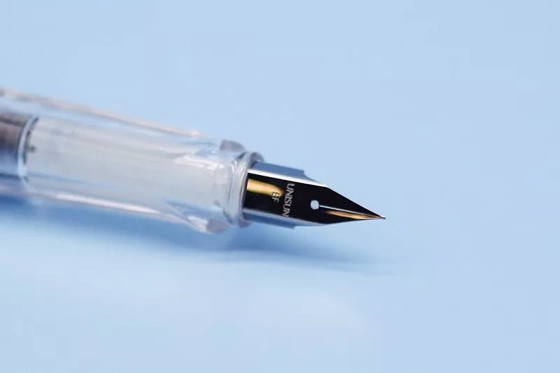 3支钢笔仅69元！顺滑笔尖、三角立体笔握，会上瘾的书写体验！一次性换墨，简单不脏手！还送36支墨囊！