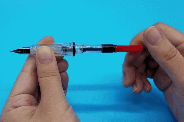 3支钢笔仅69元！顺滑笔尖、三角立体笔握，会上瘾的书写体验！一次性换墨，简单不脏手！还送36支墨囊！