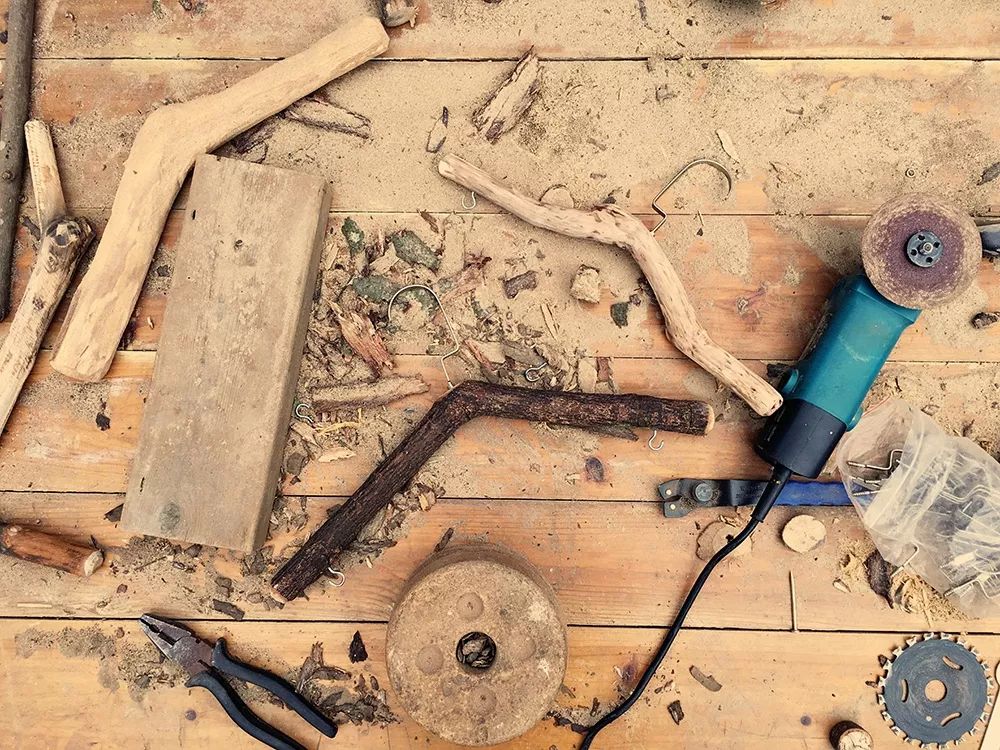 出租屋改造捡破烂,靠捡废品装修