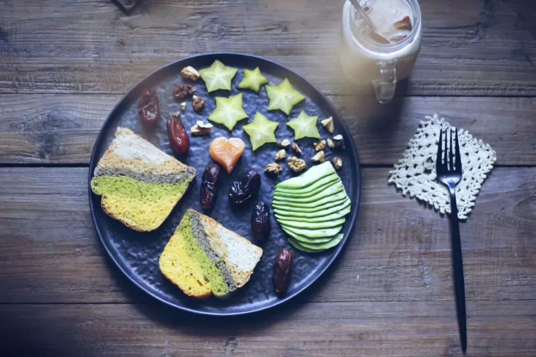 出租屋改造捡破烂,靠捡废品装修