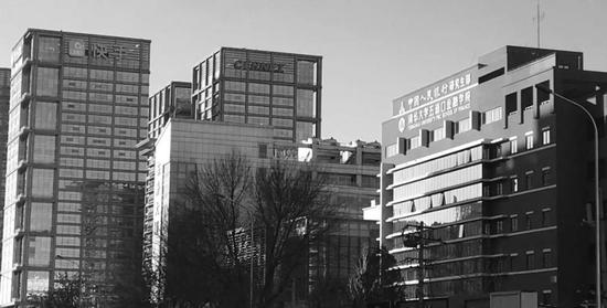 看不透华清嘉园的狼狗时光，就当不了下个王兴