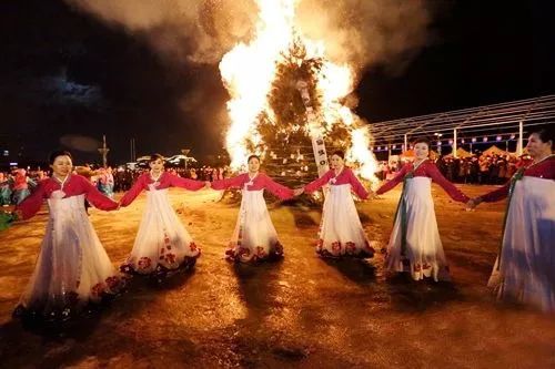 欣赏各地区元宵节的活动,元宵节地区特色活动