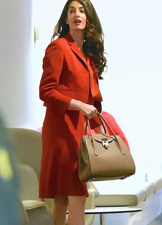 女生有7个包多吗,女孩子多少个包合适