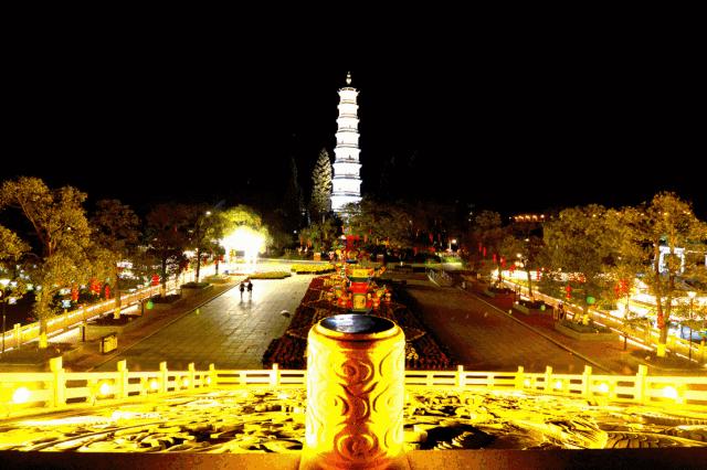 西南元宵花灯汇今晚正式上演，“三转文塔”将这样玩！