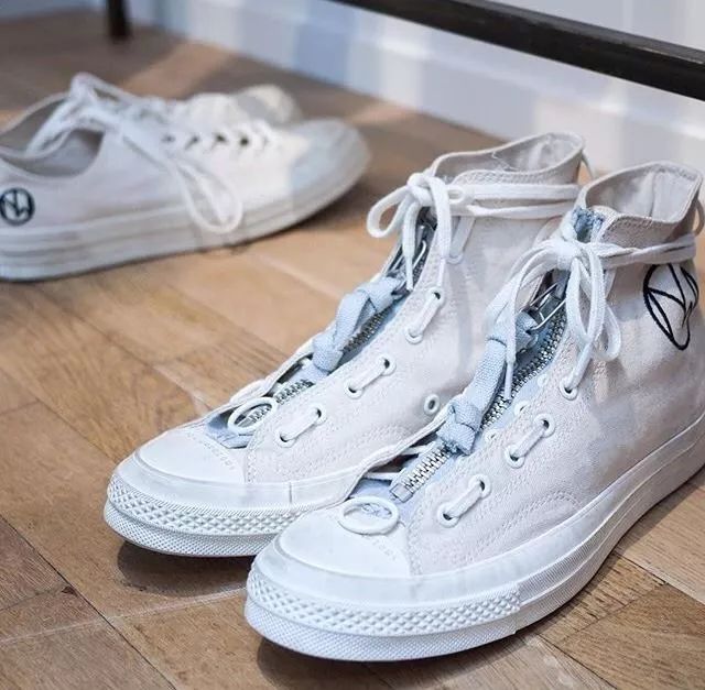 同样都是穿匡威的,怎么大哥们还“改装”上了呢?