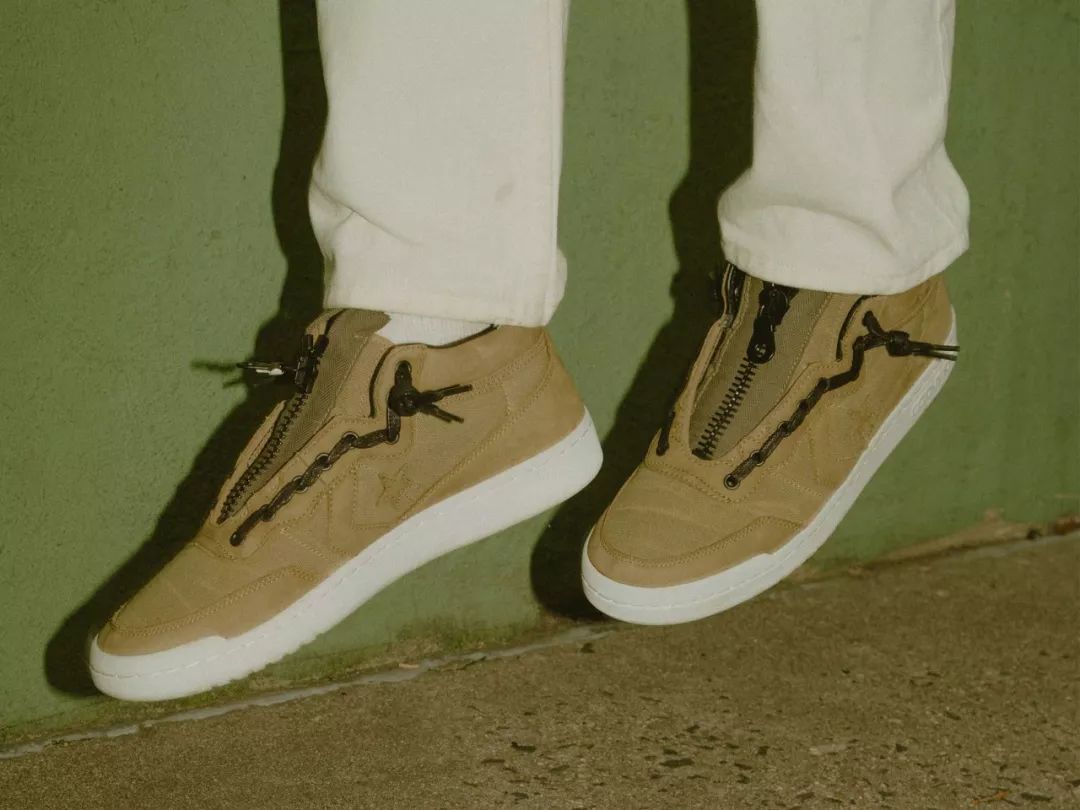 同样都是穿匡威的,怎么大哥们还“改装”上了呢?