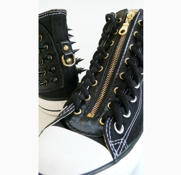 同样都是穿匡威的,怎么大哥们还“改装”上了呢?