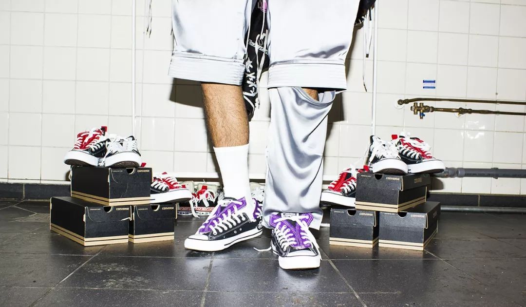 同样都是穿匡威的,怎么大哥们还“改装”上了呢?