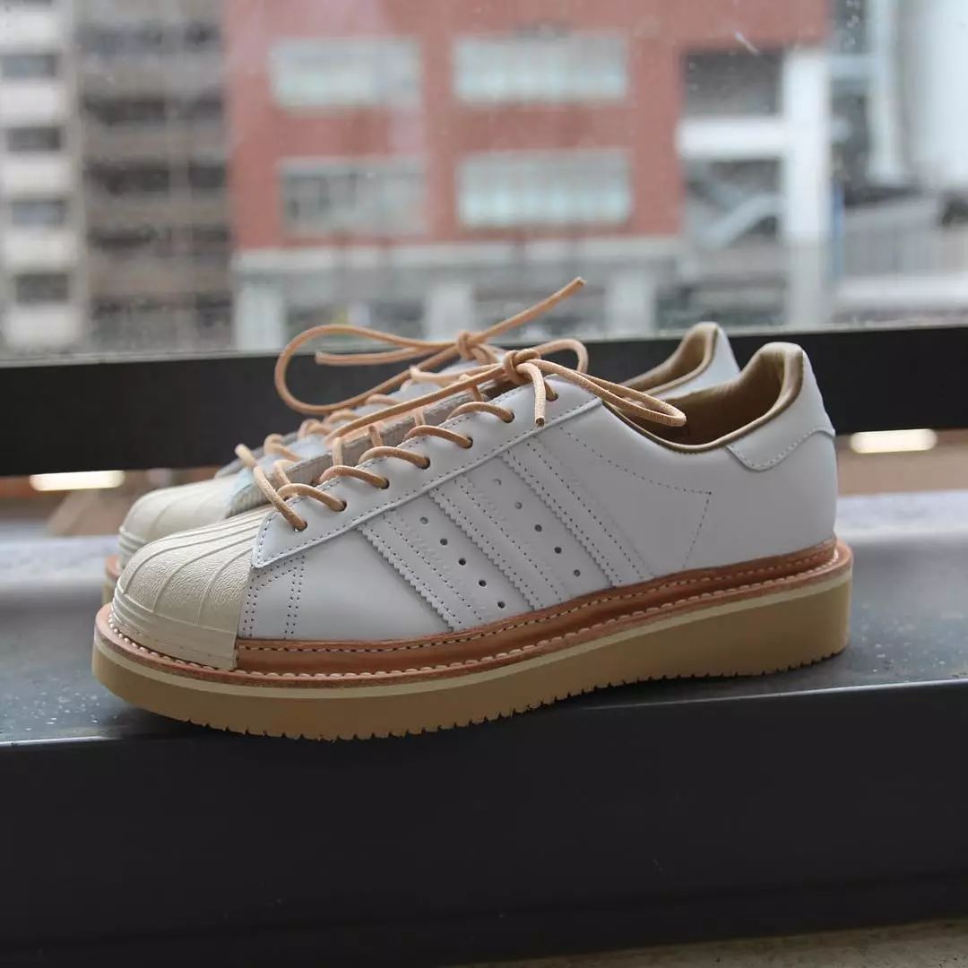 同样都是穿匡威的,怎么大哥们还“改装”上了呢?