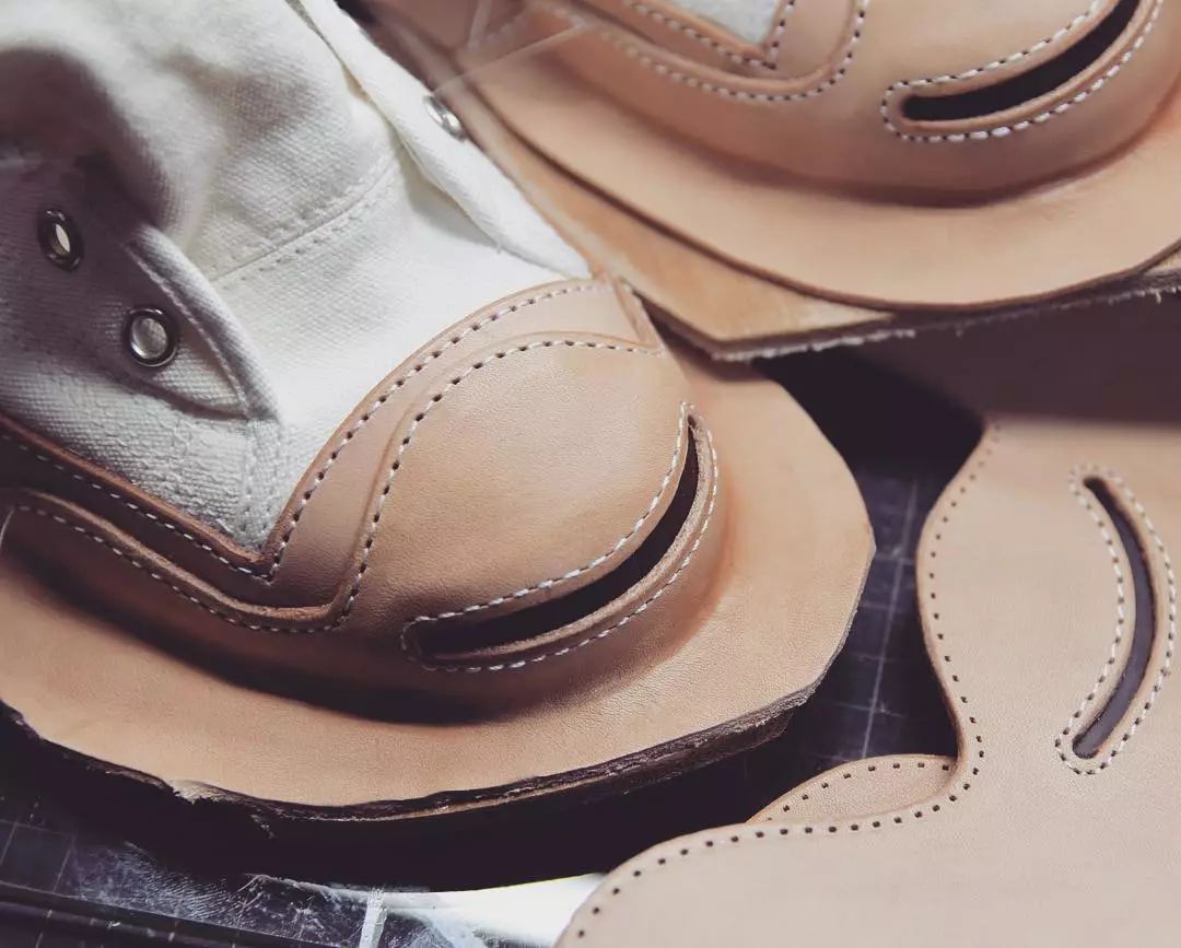 同样都是穿匡威的,怎么大哥们还“改装”上了呢?