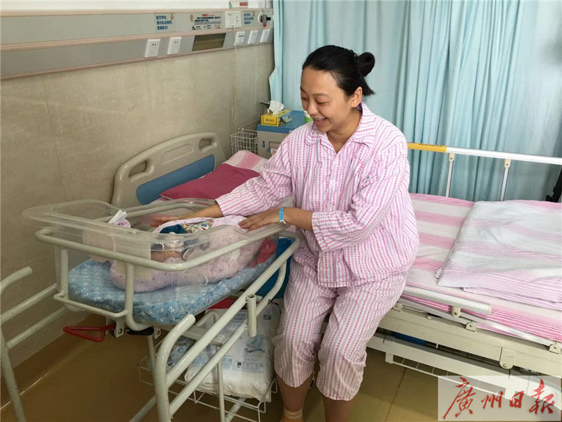 孕中期腹痛出血打彩超没问题,39周孕晚期出血鲜红量少腹痛