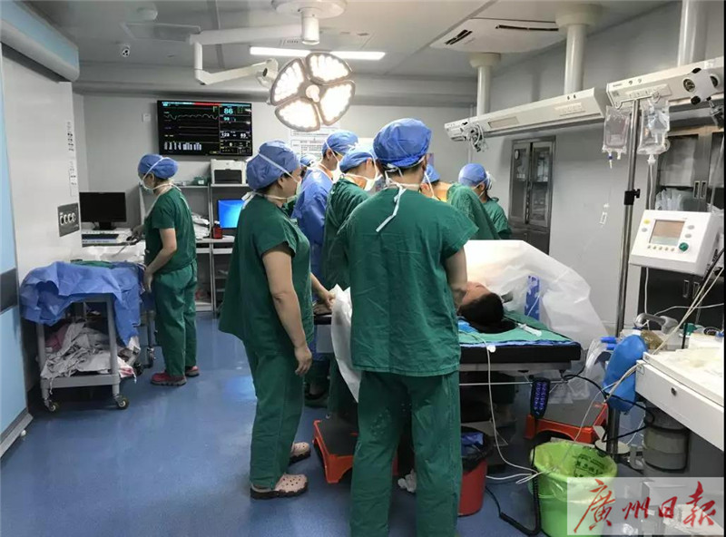 孕中期腹痛出血打彩超没问题,39周孕晚期出血鲜红量少腹痛