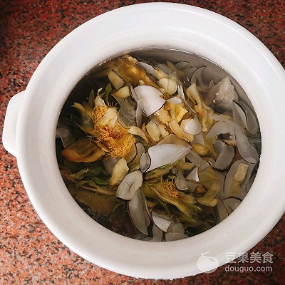 霸王花海底椰雪梨干煲汤,霸王花海底椰汤做法