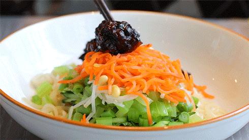 大董烤鸭人均消费,大董烤鸭北京总店人均10000块钱