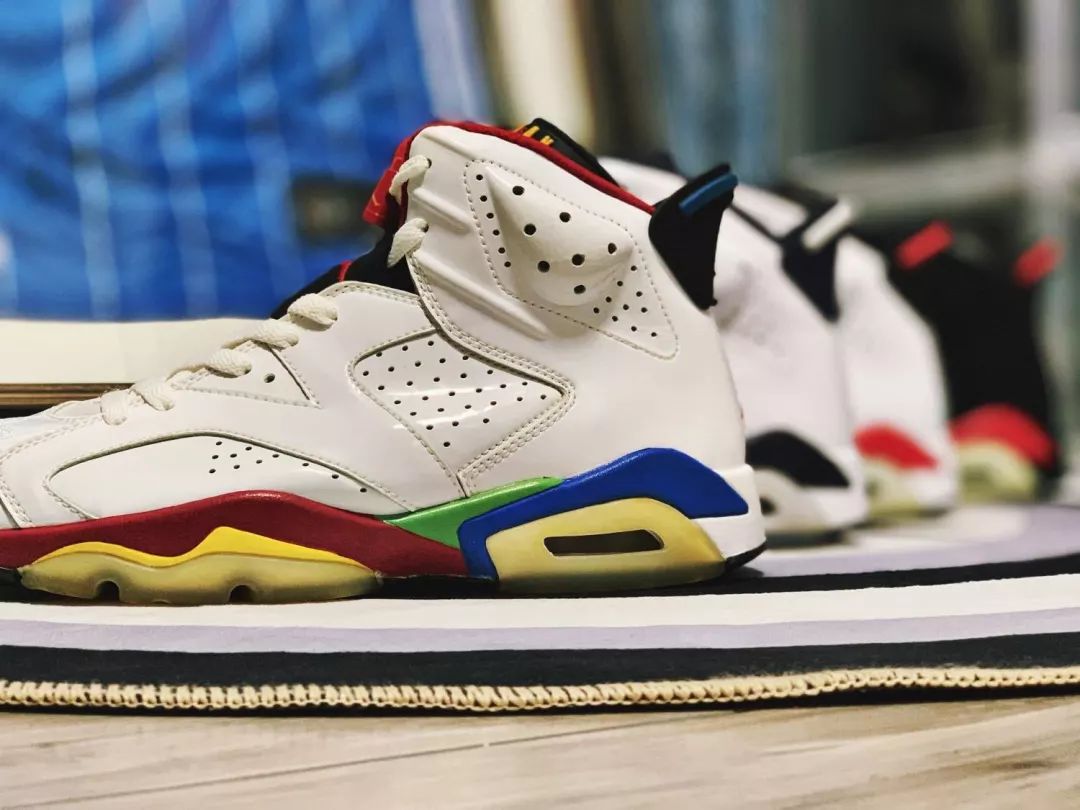 晒鞋丨AJ1“蒂芙尼绿”呈现极佳质感，涂鸦配色AJ5丰富细节！