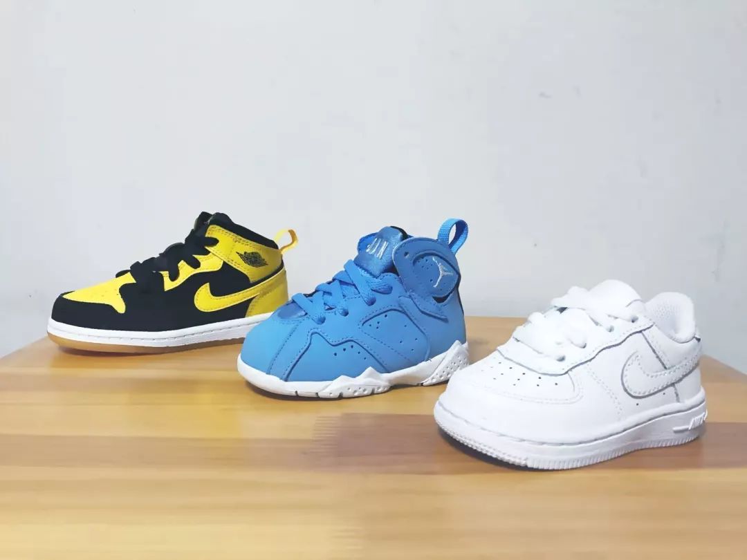 晒鞋丨AJ1“蒂芙尼绿”呈现极佳质感，涂鸦配色AJ5丰富细节！