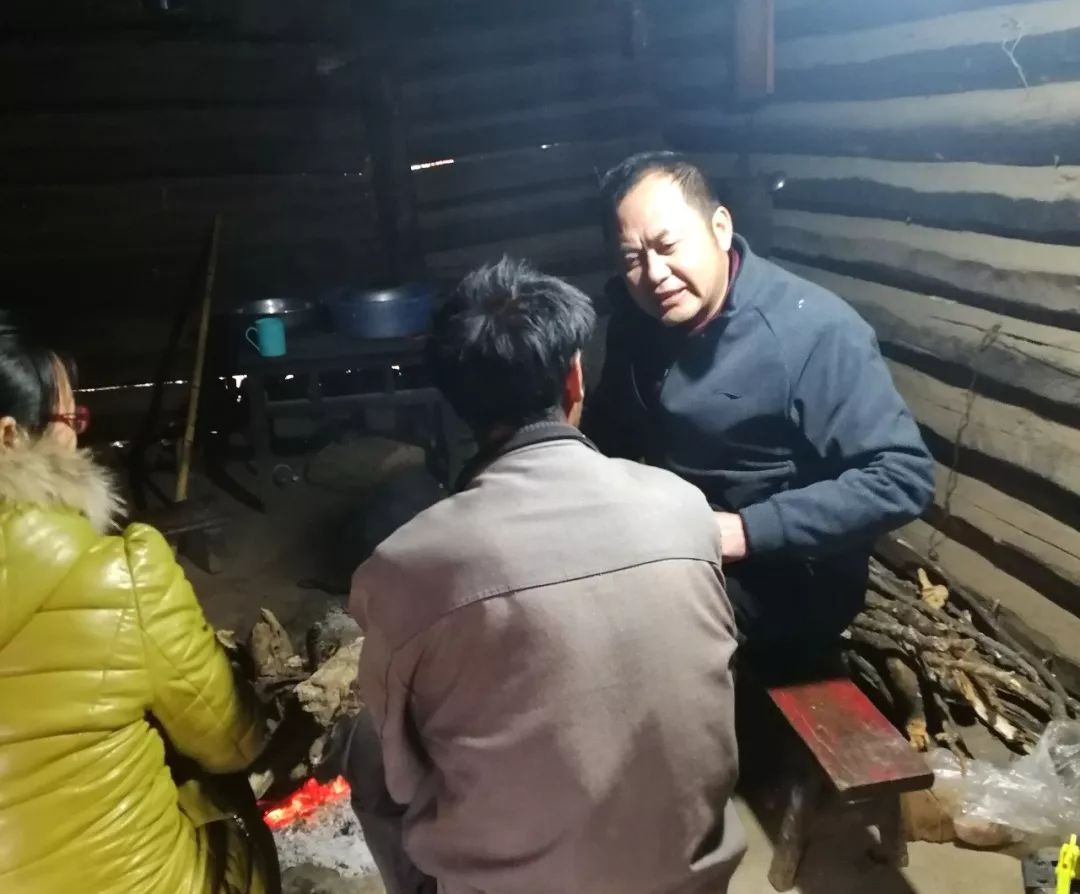 脱贫攻坚走访工作会议,脱贫攻坚与乡村振兴入户走访记录