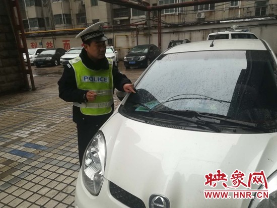 驻马店公安局西园分局民警代冠杰一身正气引领交巡警队伍