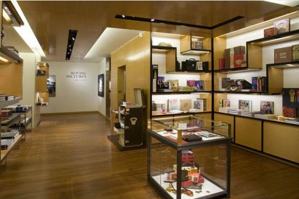 去香港购物最合适买些什么,去香港购物都买哪些药好