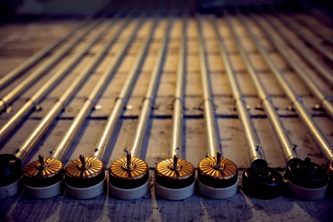 不喜欢保时捷的复古酒吧老板不是好商人