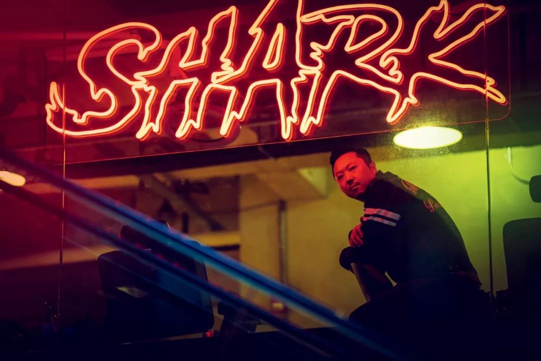 不喜欢保时捷的复古酒吧老板不是好商人