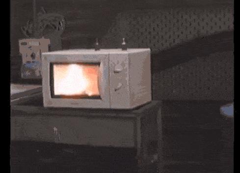 这8种东西绝不能放进微波炉,绝对不能放进微波炉的食物